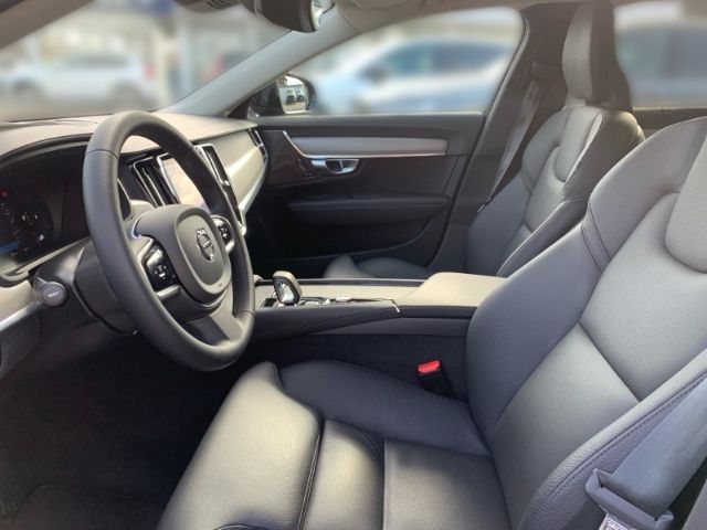 Volvo  B4 Ultimate Dark el. GSHD HUD el. Sitze