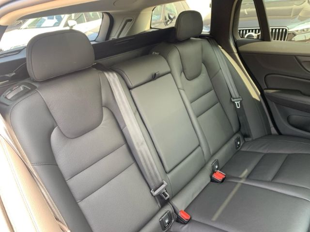 Volvo  B4 Plus Dark Voll LED el. GSHD el. Sitze Abs