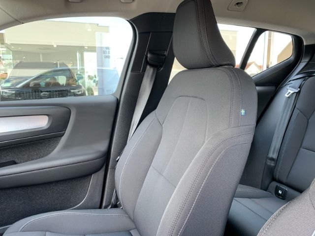 Volvo  T3 Momentum Pro Navi Sitzheizung Kamera Len