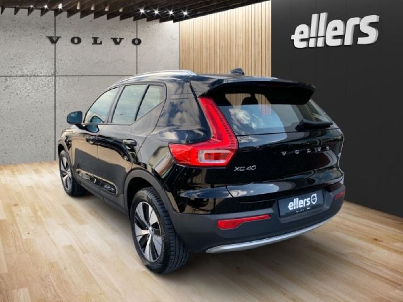 Volvo  T3 Momentum Pro Navi Sitzheizung Kamera Len