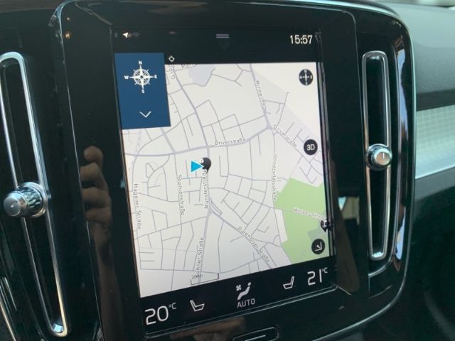 Volvo  T3 Momentum Pro Navi Sitzheizung Kamera Len