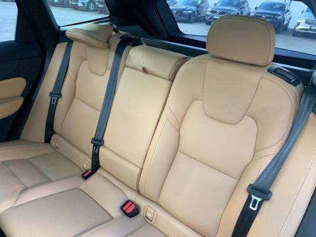 Volvo  B4 AWD Inscription Standheizung Voll LED Ma