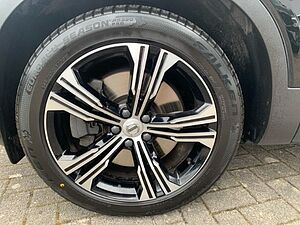 Volvo  Inscription Recharge Plug-In Hybrid 2WD T4