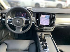Volvo  B4 Ultimate Dark el. GSHD HUD el. Sitze