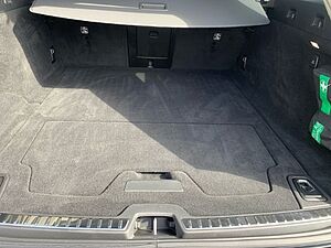 Volvo  B4 Ultimate Dark el. GSHD HUD el. Sitze