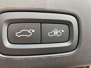 Volvo  B4 Ultimate Dark el. GSHD HUD el. Sitze