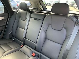 Volvo  B4 Ultimate Dark el. GSHD HUD el. Sitze