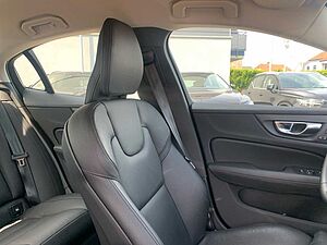 Volvo  B5 AWD Plus Dark Abstandstempomat  el. Sitze