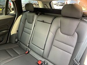 Volvo  B4 Plus Dark Voll LED el. GSHD el. Sitze Abs