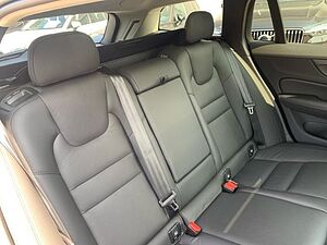 Volvo  B4 Plus Dark Voll LED el. GSHD el. Sitze Abs
