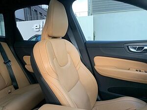 Volvo  B4 AWD Inscription Standheizung Voll LED Ma