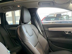 Volvo  B4 Ultimate Dark el. GSHD HUD Standheizung V