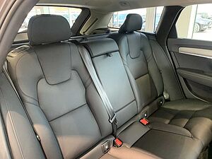 Volvo  B4 Ultimate Dark el. GSHD HUD Standheizung V
