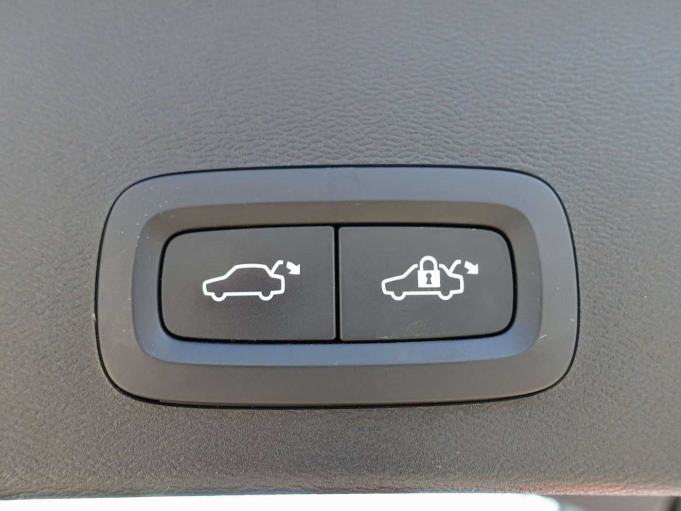 Volvo  Recharge Ultimate Single Motor/360°/BLIS