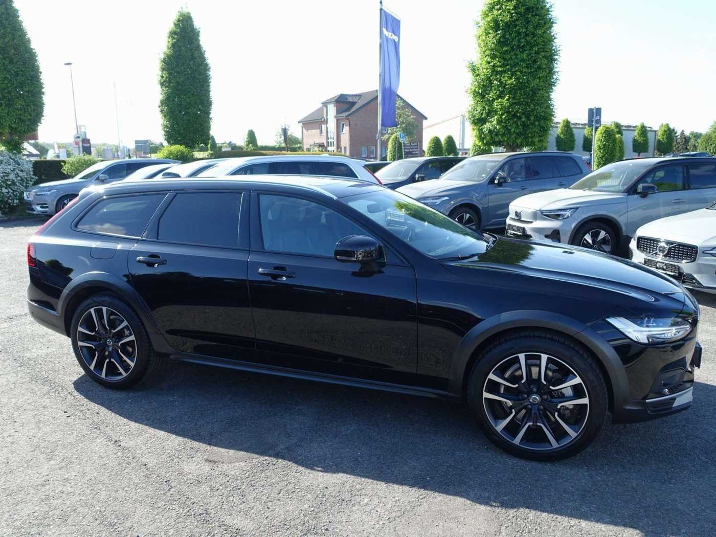 Volvo  Ultimate B5 AWD/B&W/HeadUp
