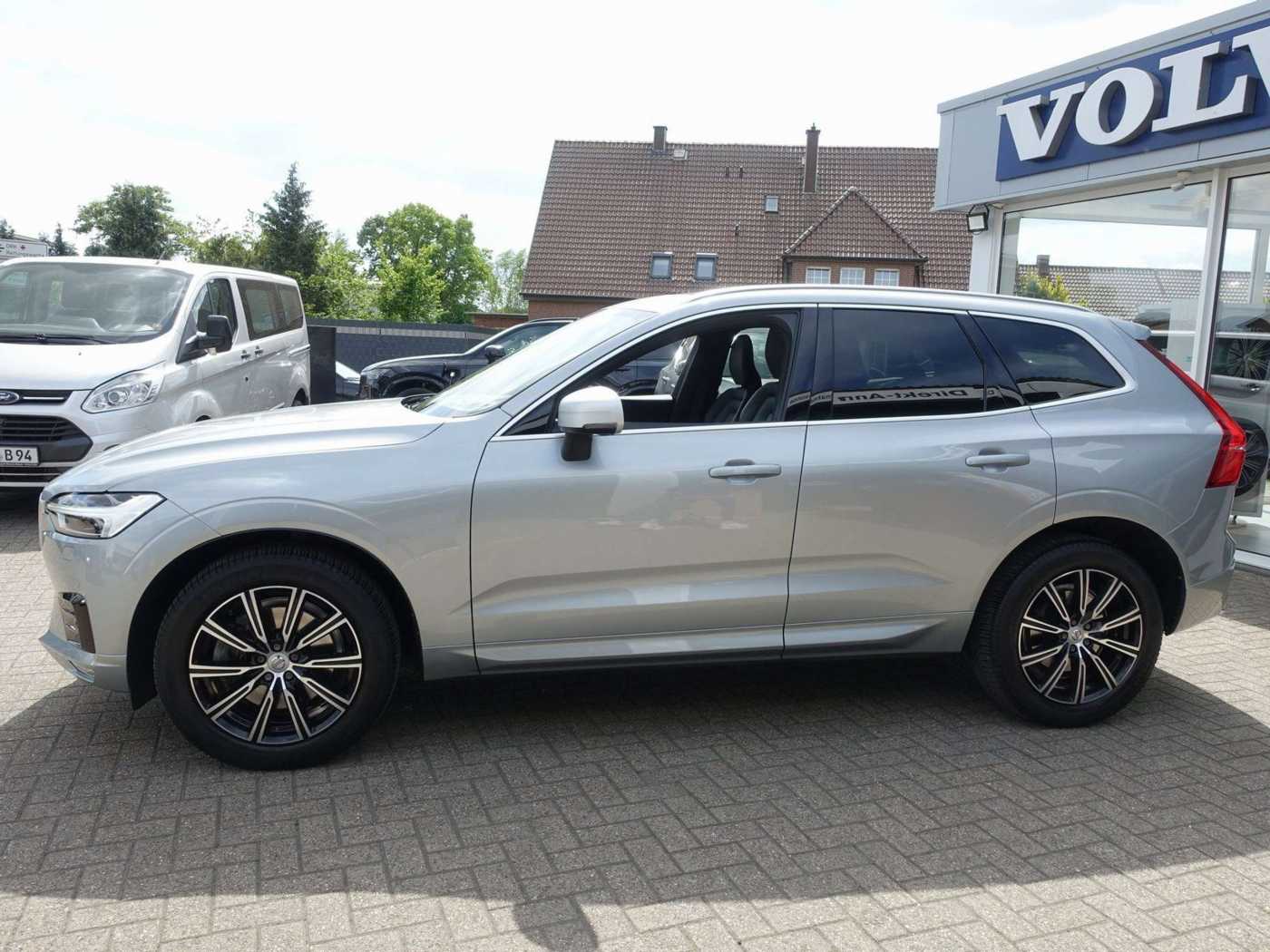 Volvo  T6 AWD R-Design/AHK/Kamera/HeadUP/Pano