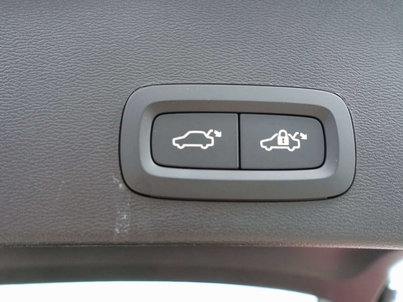 Volvo  Recharge Plus Extended Range/Kamera/BLIS