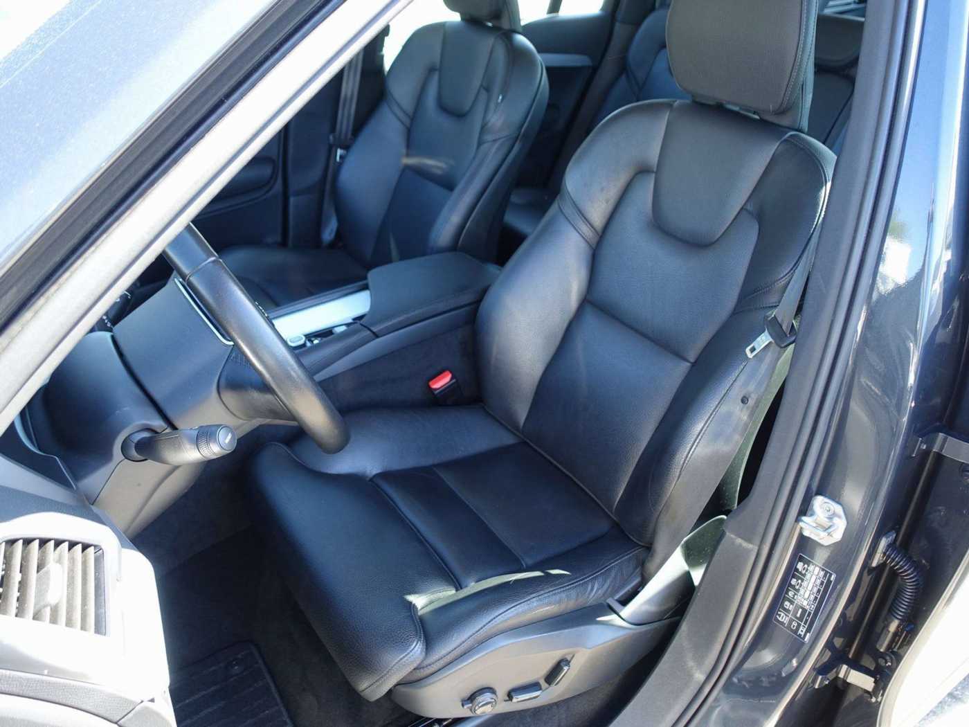 Volvo  T6 AWD Momentum Leder/ACC/Kamera/AHK