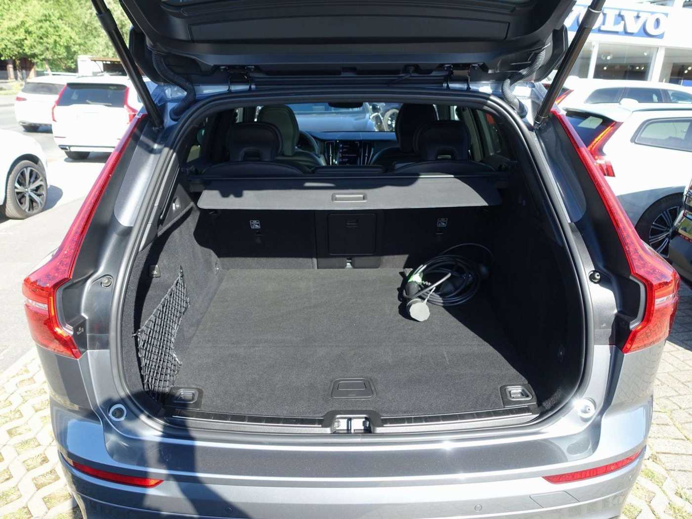 Volvo  T6 AWD Recharge R-Design/AHK/H&K/Pano/CAM