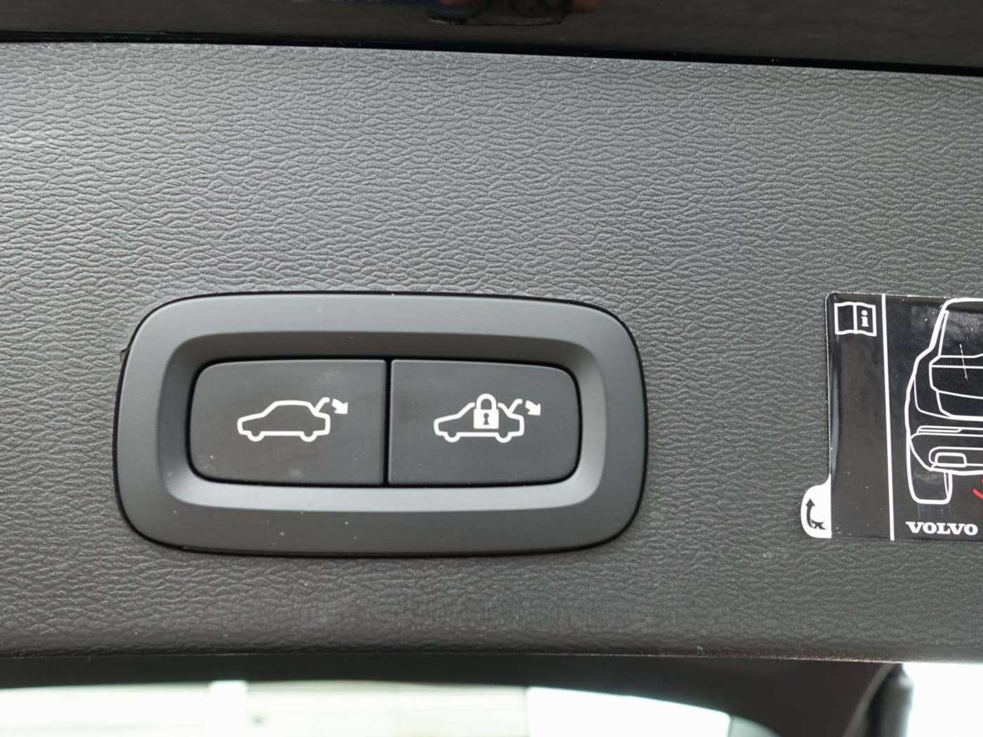 Volvo  Recharge Plus/Kamera/BLIS/Carplay