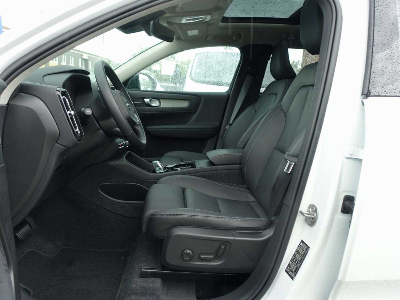 Volvo  Ultra B4 Dark/Pano/BLIS/Kamera/Memory/H&K