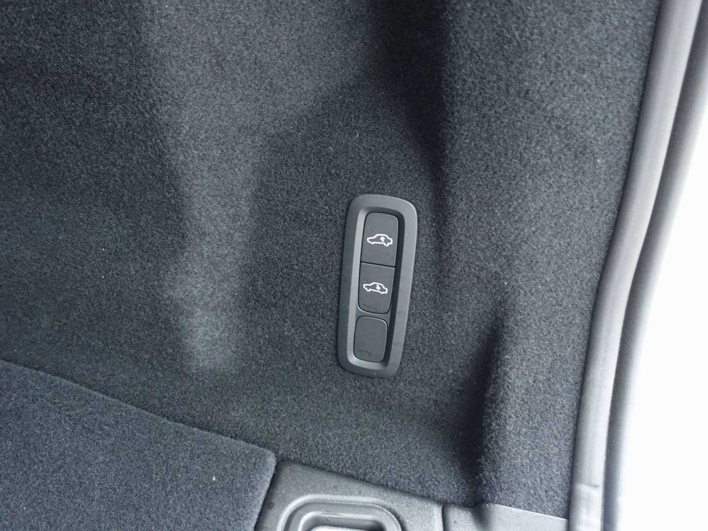 Volvo  Recharge Plus T8 AWD/Pano/H&K/FourC/360°