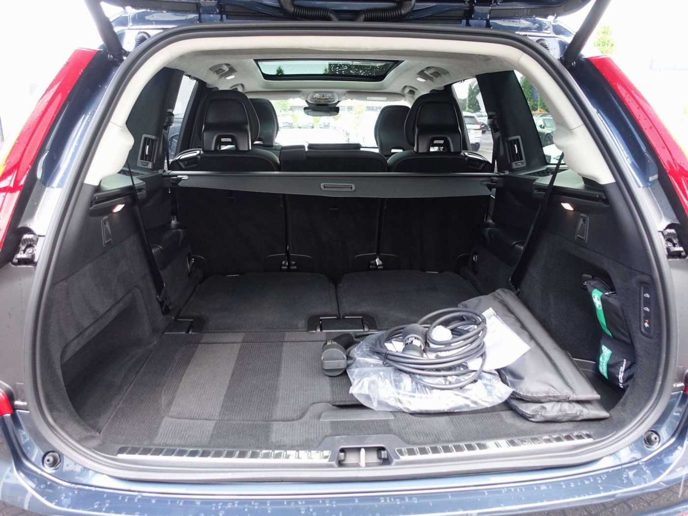 Volvo  Ultra T8 AWD/B&W/Pano/FourC/AHK/360°/BLIS