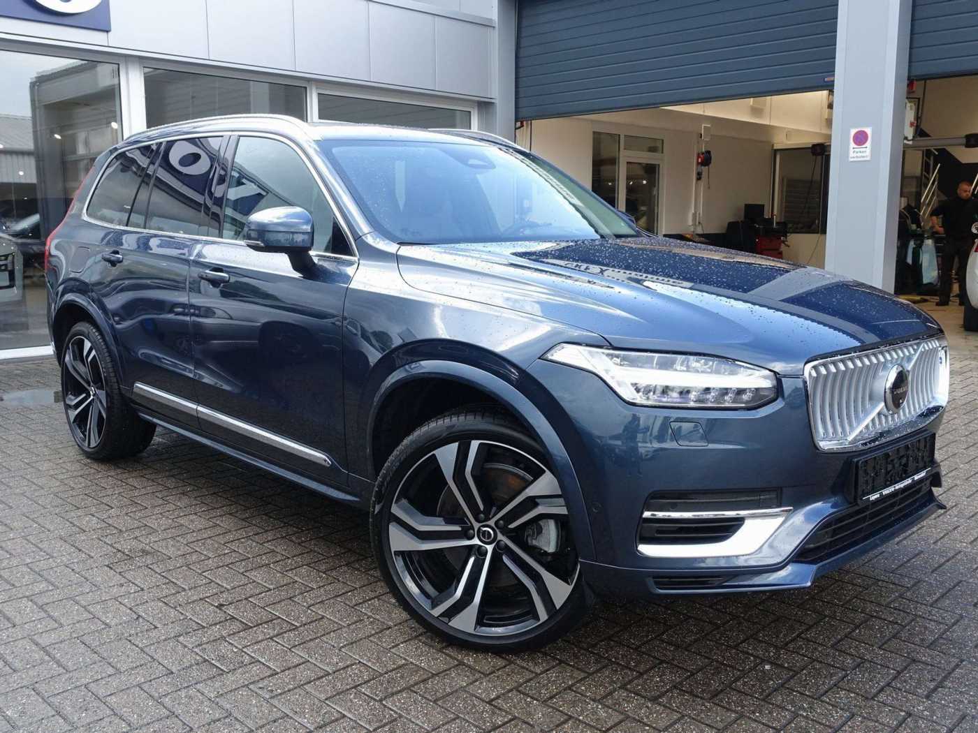 Volvo  Ultra T8 AWD/B&W/Pano/FourC/AHK/360°/BLIS