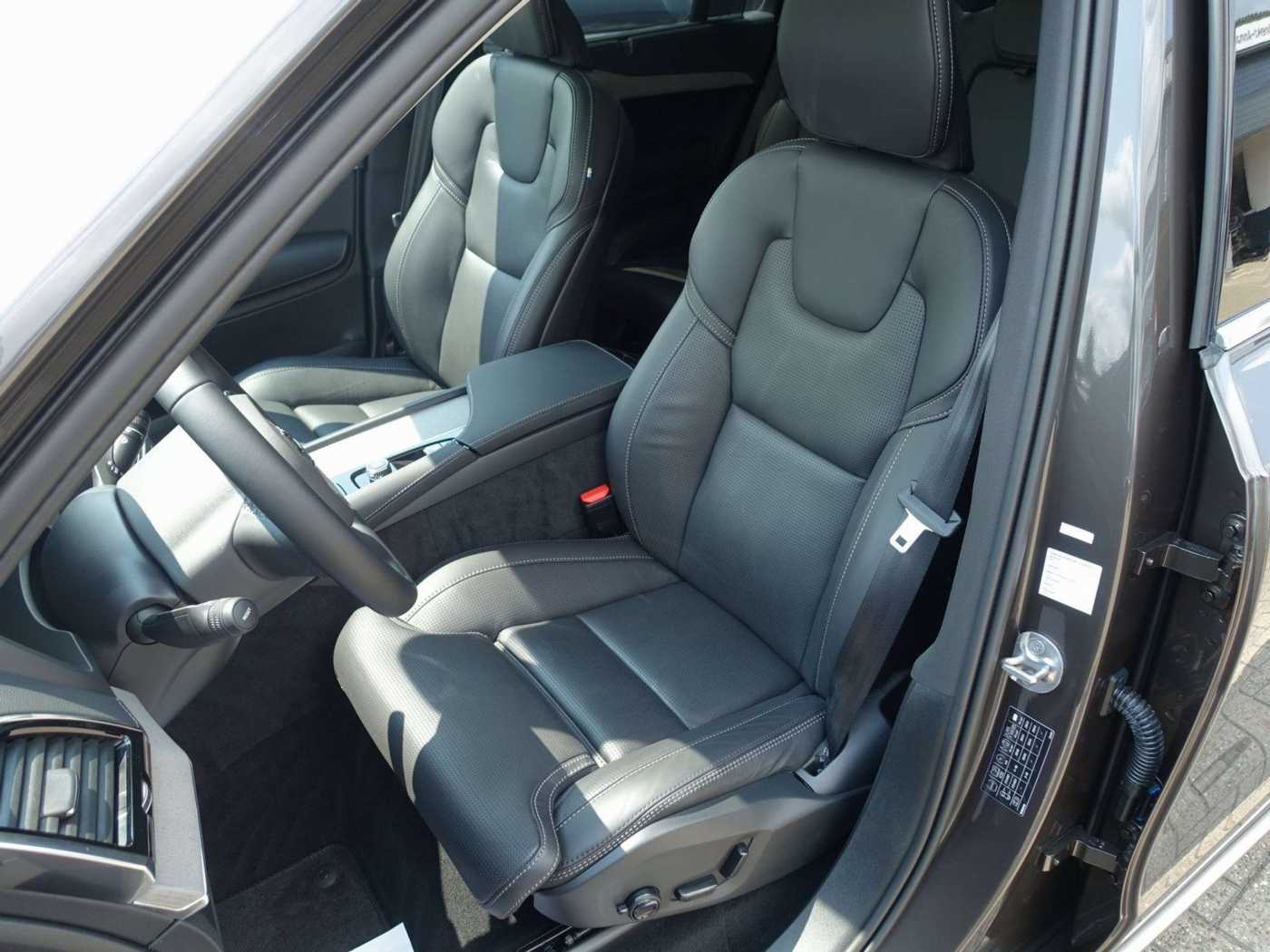 Volvo  Recharge Plus T8 AWD Pano,360°, FourC, LED