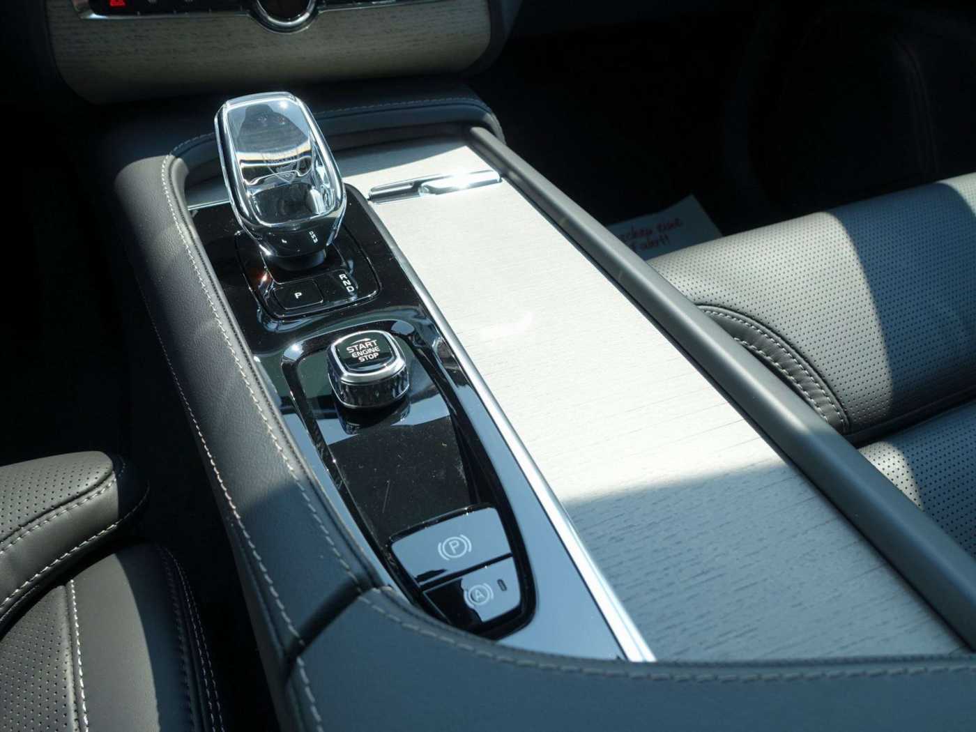 Volvo  Recharge Plus T8 AWD Pano,360°, FourC, LED