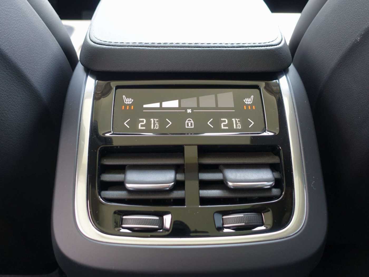 Volvo  Recharge Plus T8 AWD Pano,360°, FourC, LED