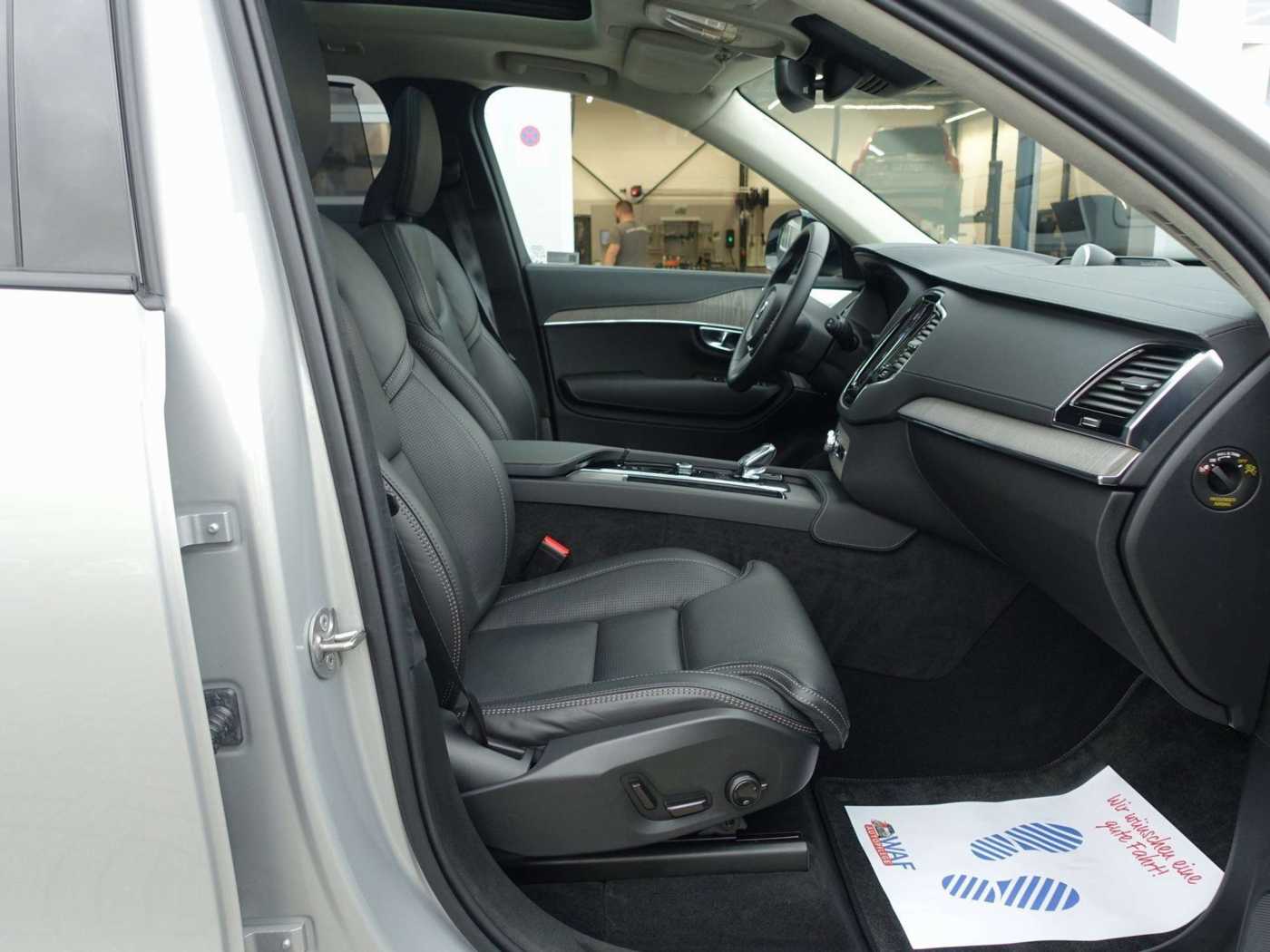 Volvo  Ultra Dark T8 AWD Plug-in Hybrid/B&W/Massag