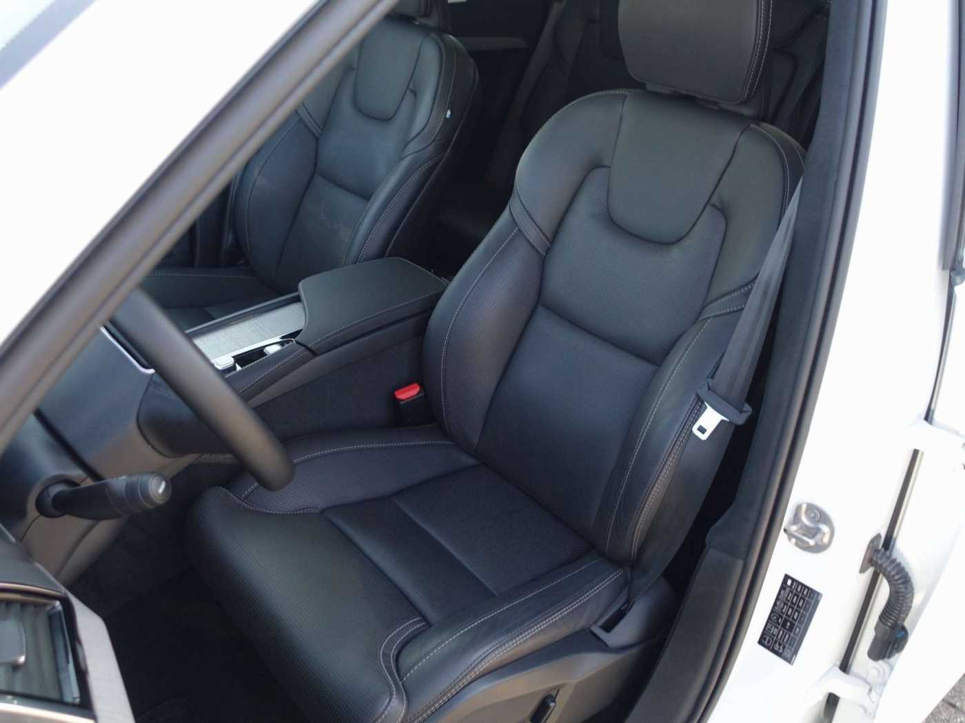 Volvo  Recharge Ultimate T8 AWD/360°Cam/Massage