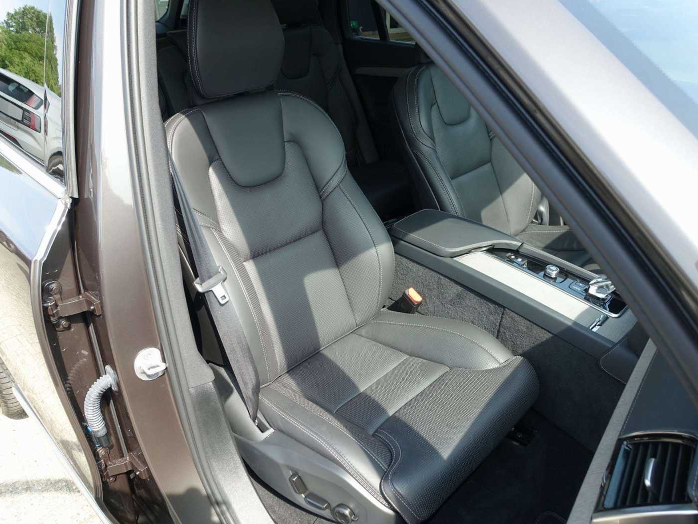 Volvo  Recharge Plus Bright T8 AWD PANO/FOUR-C/360