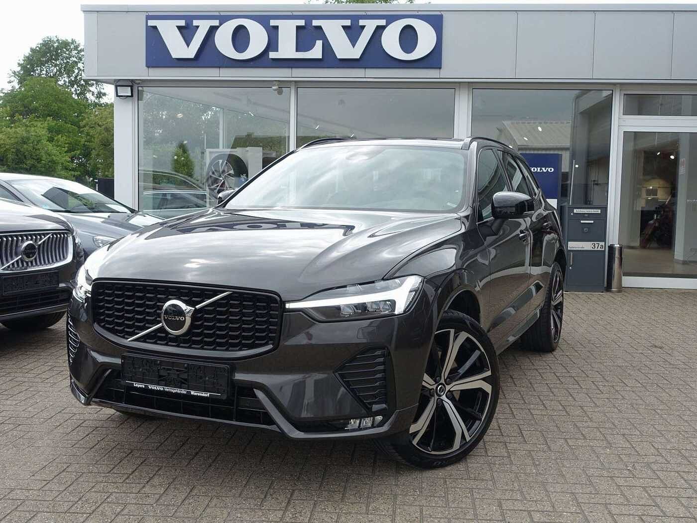 Volvo  B4 Dark/Pano/AHK/Kamera/H&K/Memory/Carplay