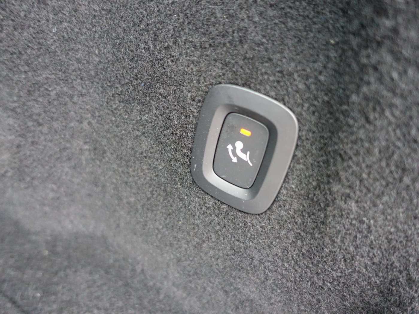 Volvo  B4 Dark/Pano/AHK/Kamera/H&K/Memory/Carplay