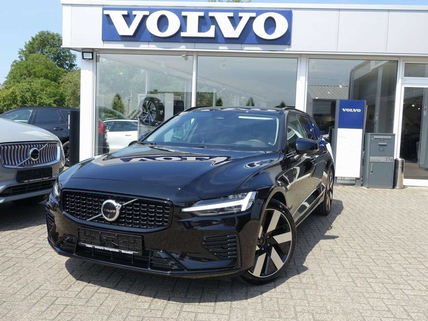 Volvo  Plus T6 AWD/Pano/H&K/360°/Head-UP/Memory