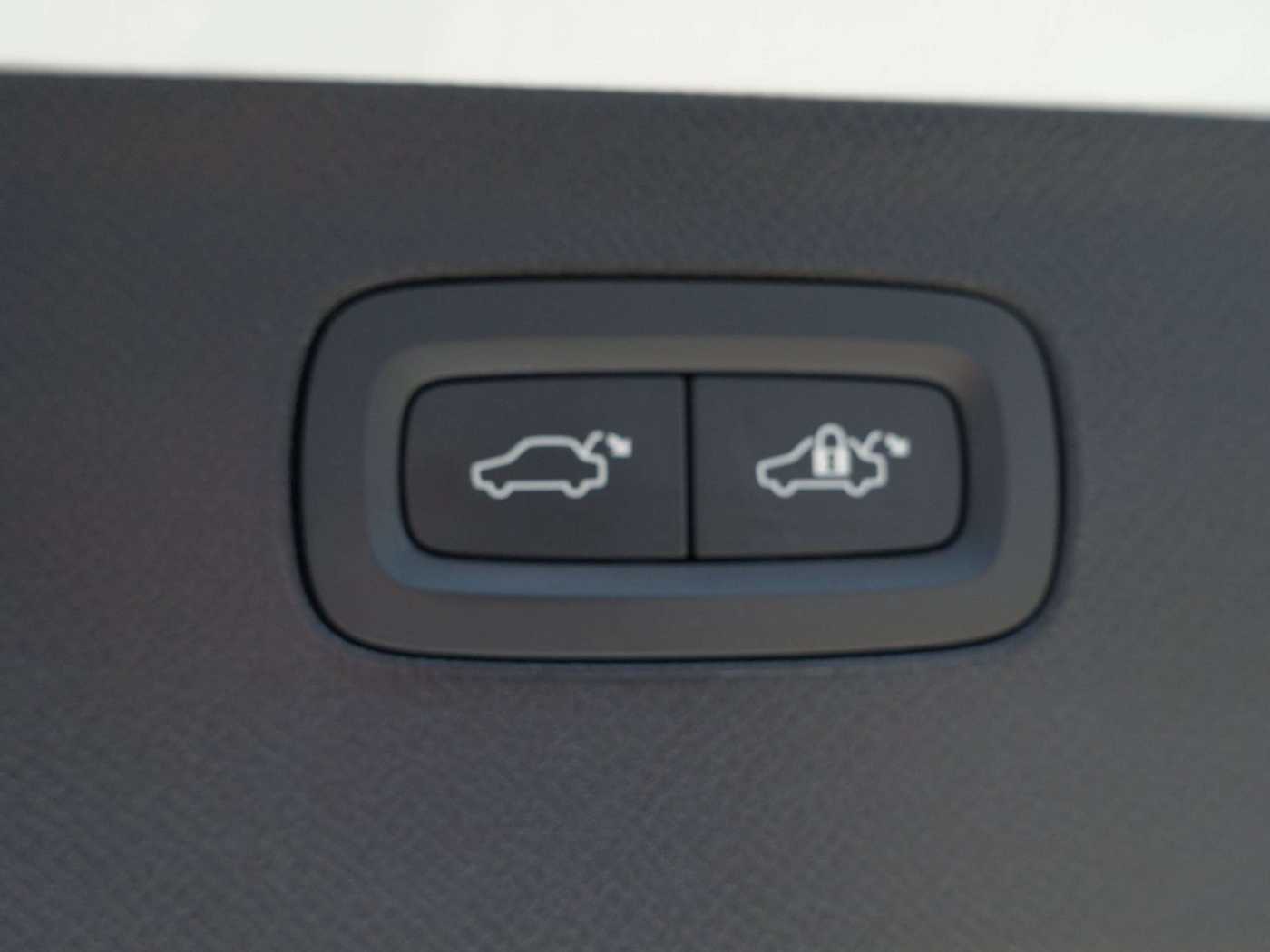 Volvo  Recharge Ultimate T8 AWD/360°/Pano/B&W/BLS