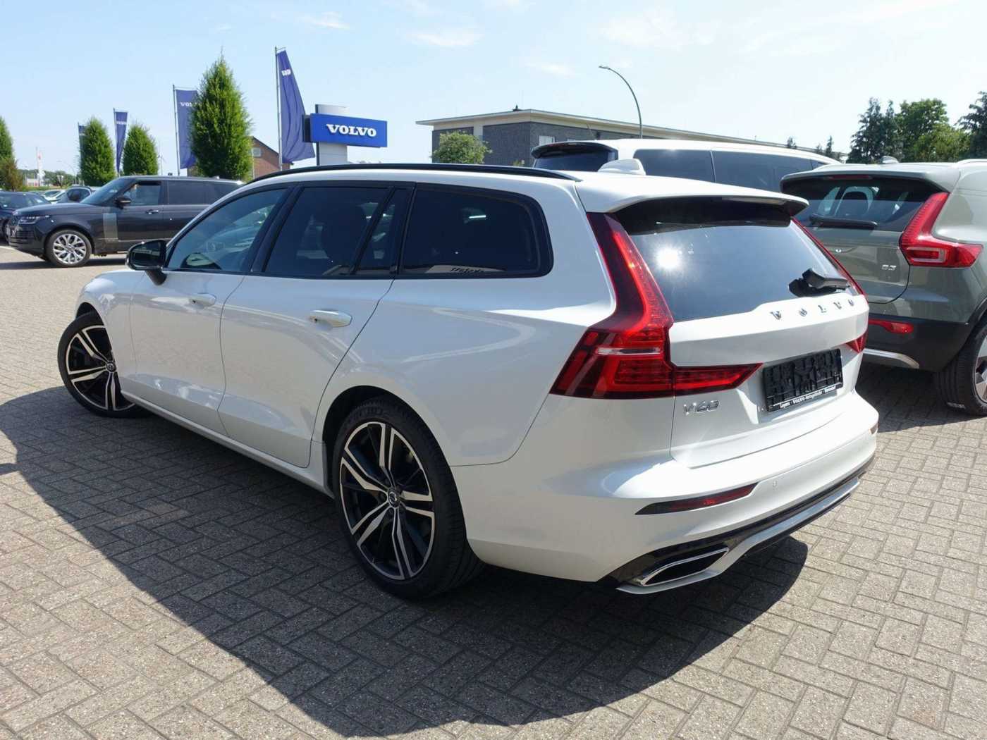 Volvo  B4 R-Design/Carplay/Kamera/Memory/H&K/BLIS
