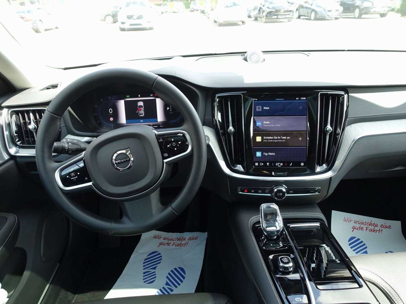 Volvo  Ultra T8 AWD/360°/AHK/HeadUP/B&W/BLIS/Pano