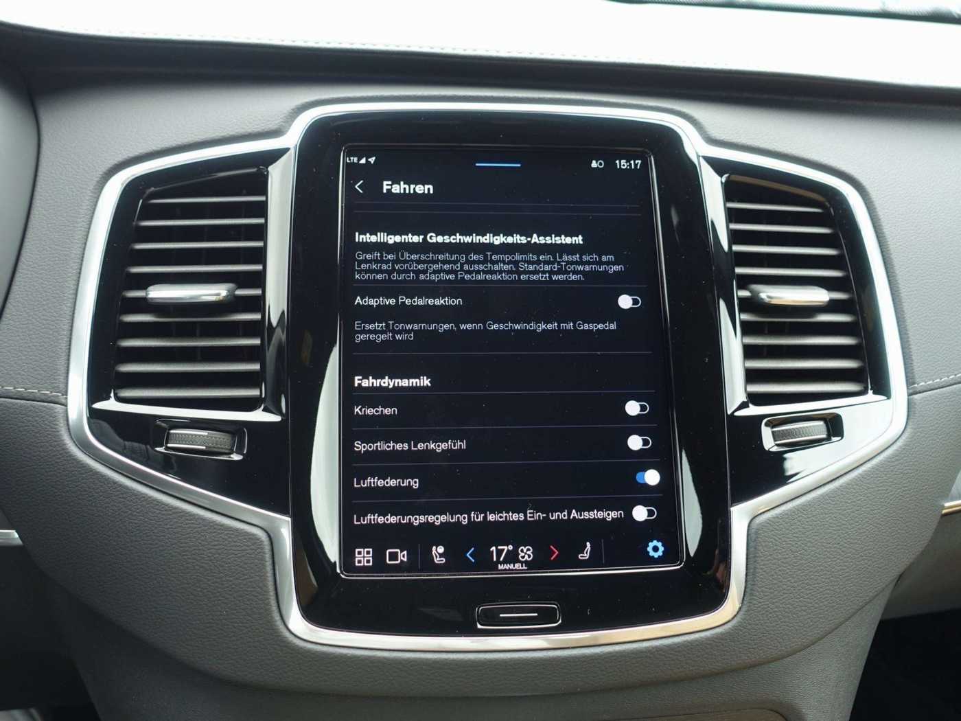 Volvo  Plus Dark T8 AWD /FourC/AHK/Pano/360°Cam