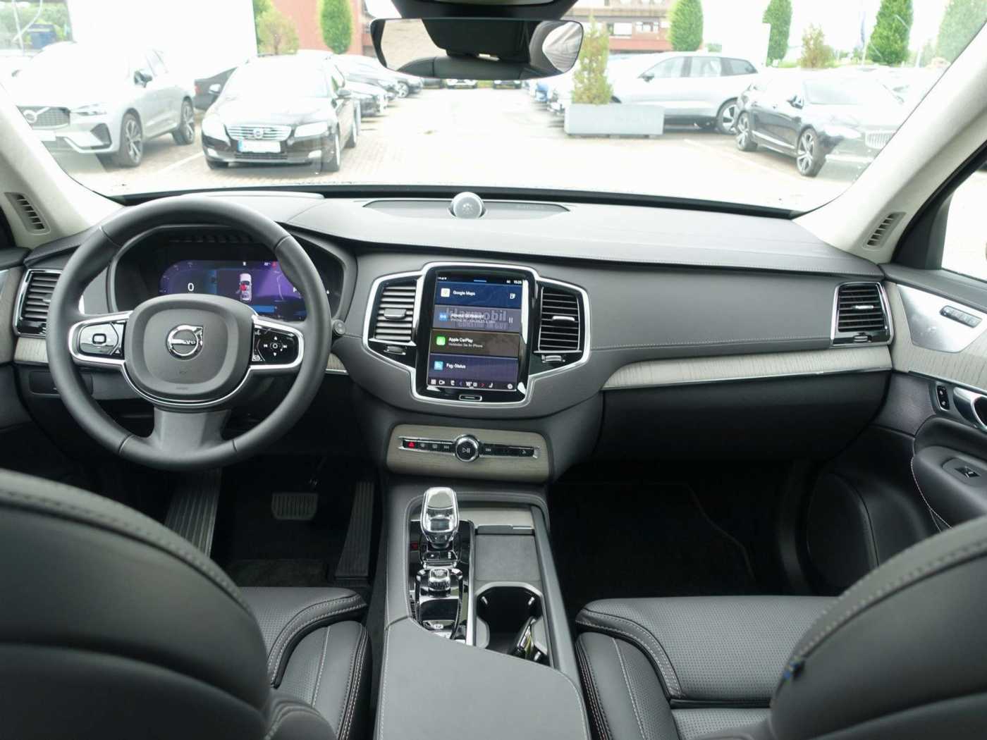 Volvo  Ultra Dark  T8 AWD Plug-in/360°/Massage/B&W
