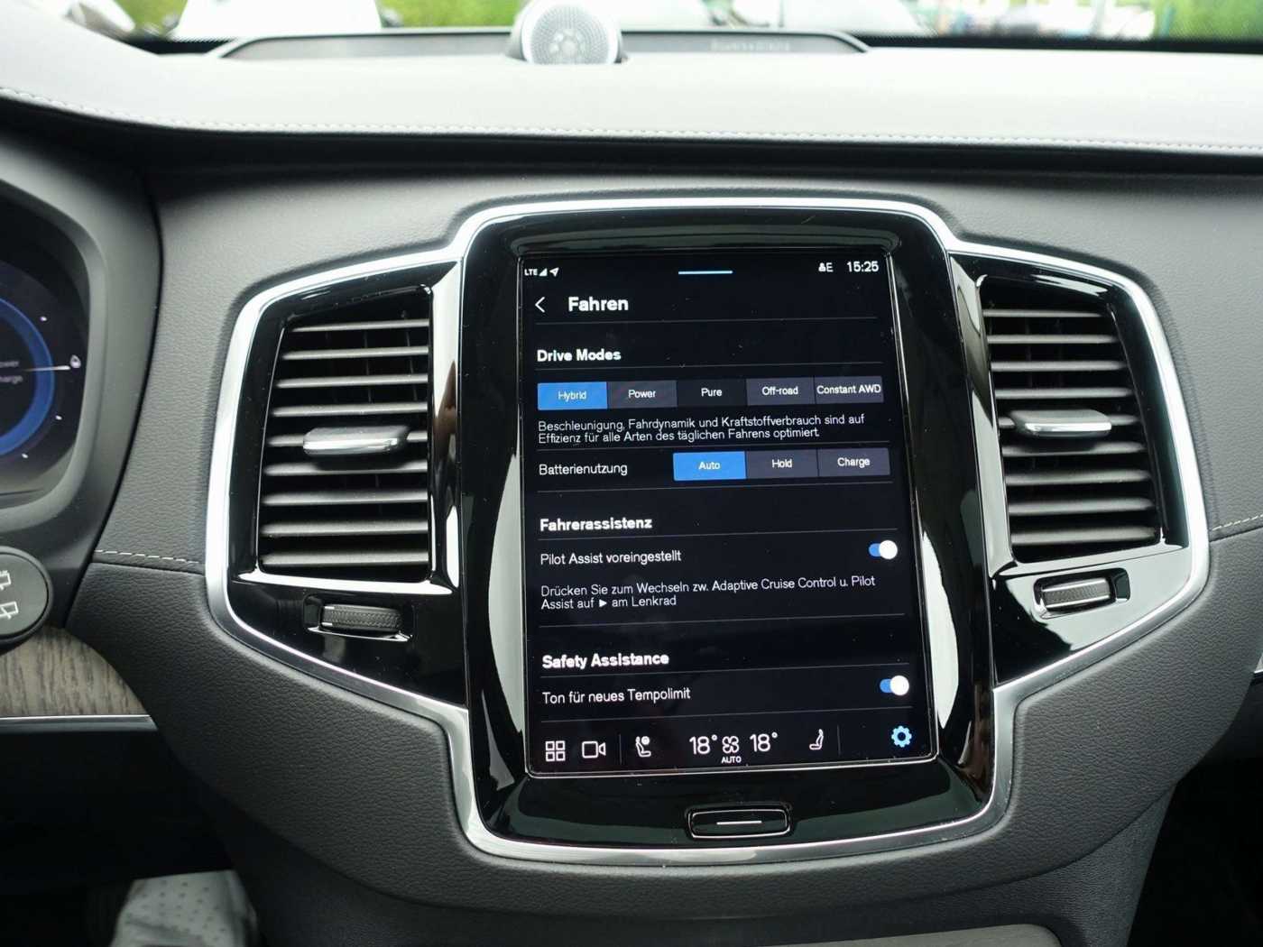 Volvo  Ultra Dark  T8 AWD Plug-in/360°/Massage/B&W