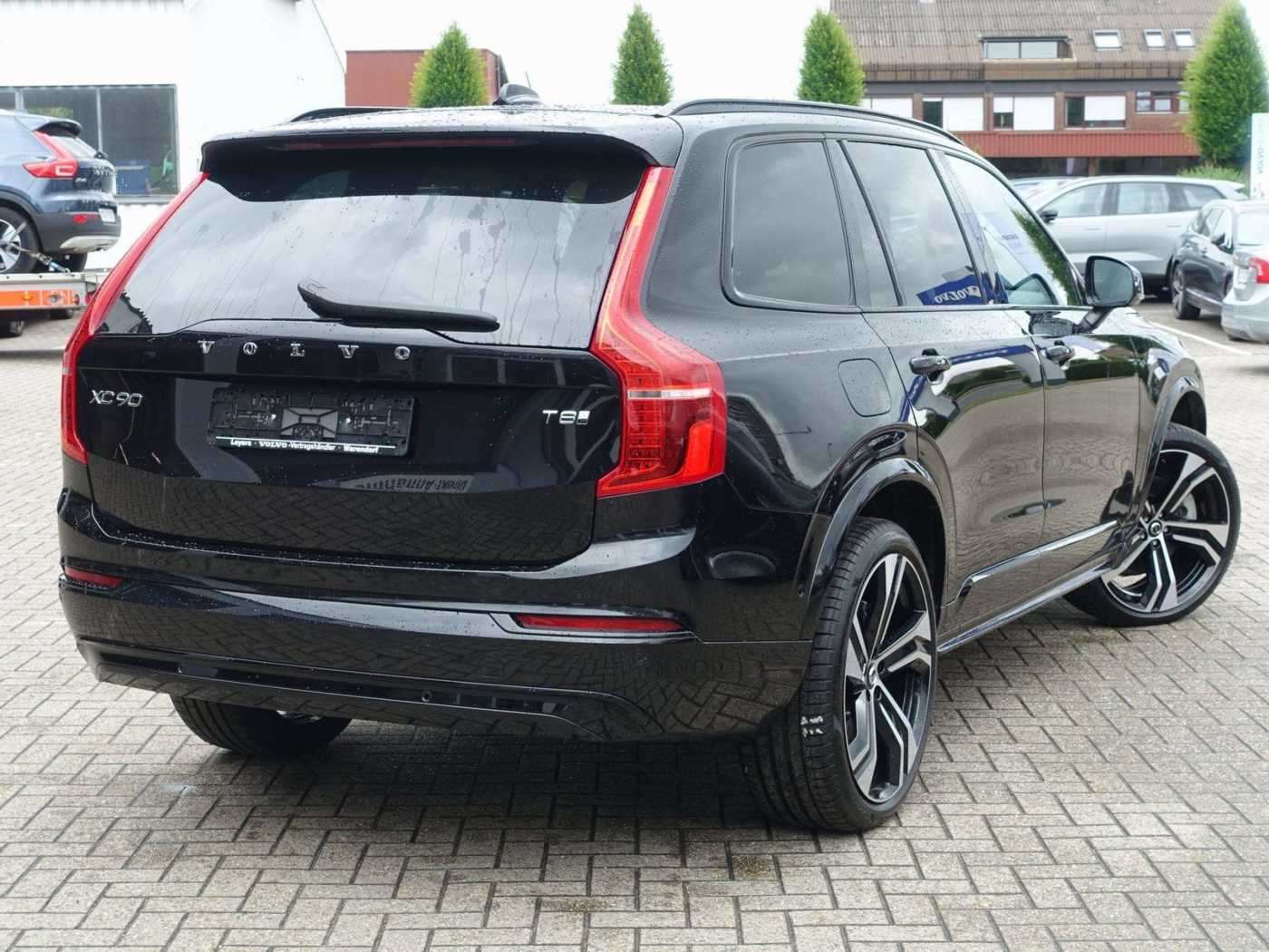 Volvo  Ultra Dark  T8 AWD Plug-in/360°/Massage/B&W
