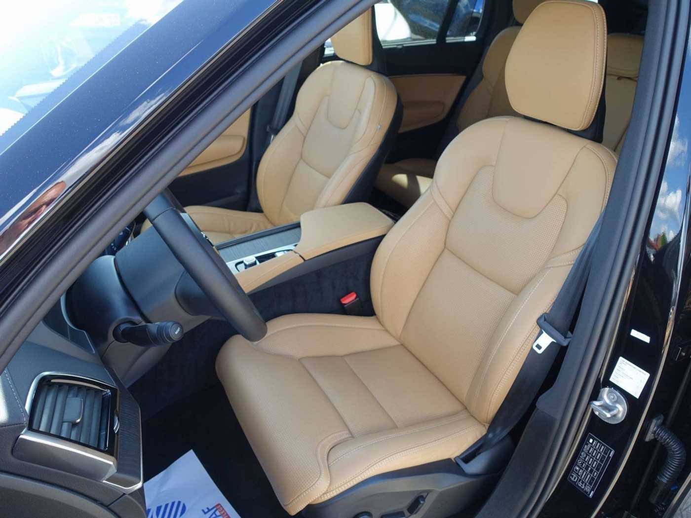 Volvo  Plus Bright T8 Recharge AWD B&W/LUFT/AHK