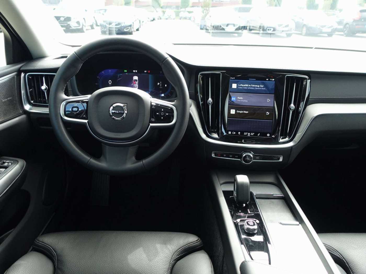 Volvo  Ultimate B5 AWD Dark/Pano/H&K/BLIS/Memory