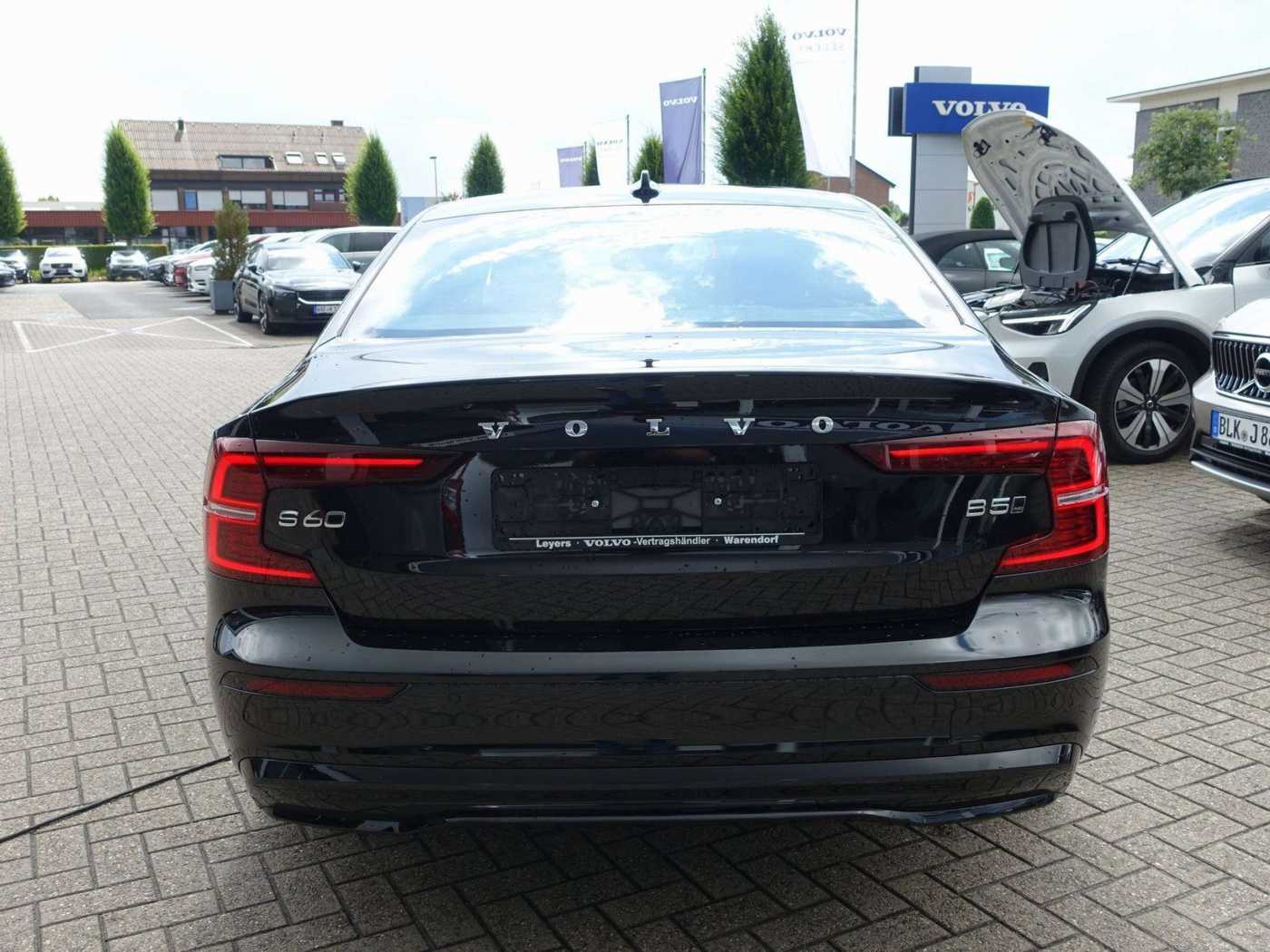 Volvo  Ultimate B5 AWD Dark/Pano/H&K/BLIS/Memory