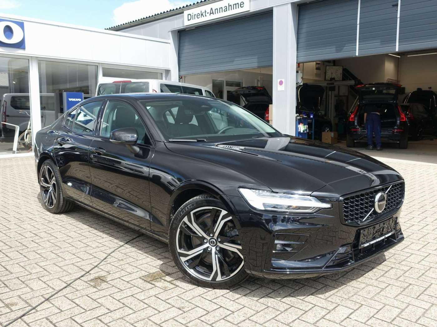 Volvo  Ultimate B5 AWD Dark/Pano/H&K/BLIS/Memory