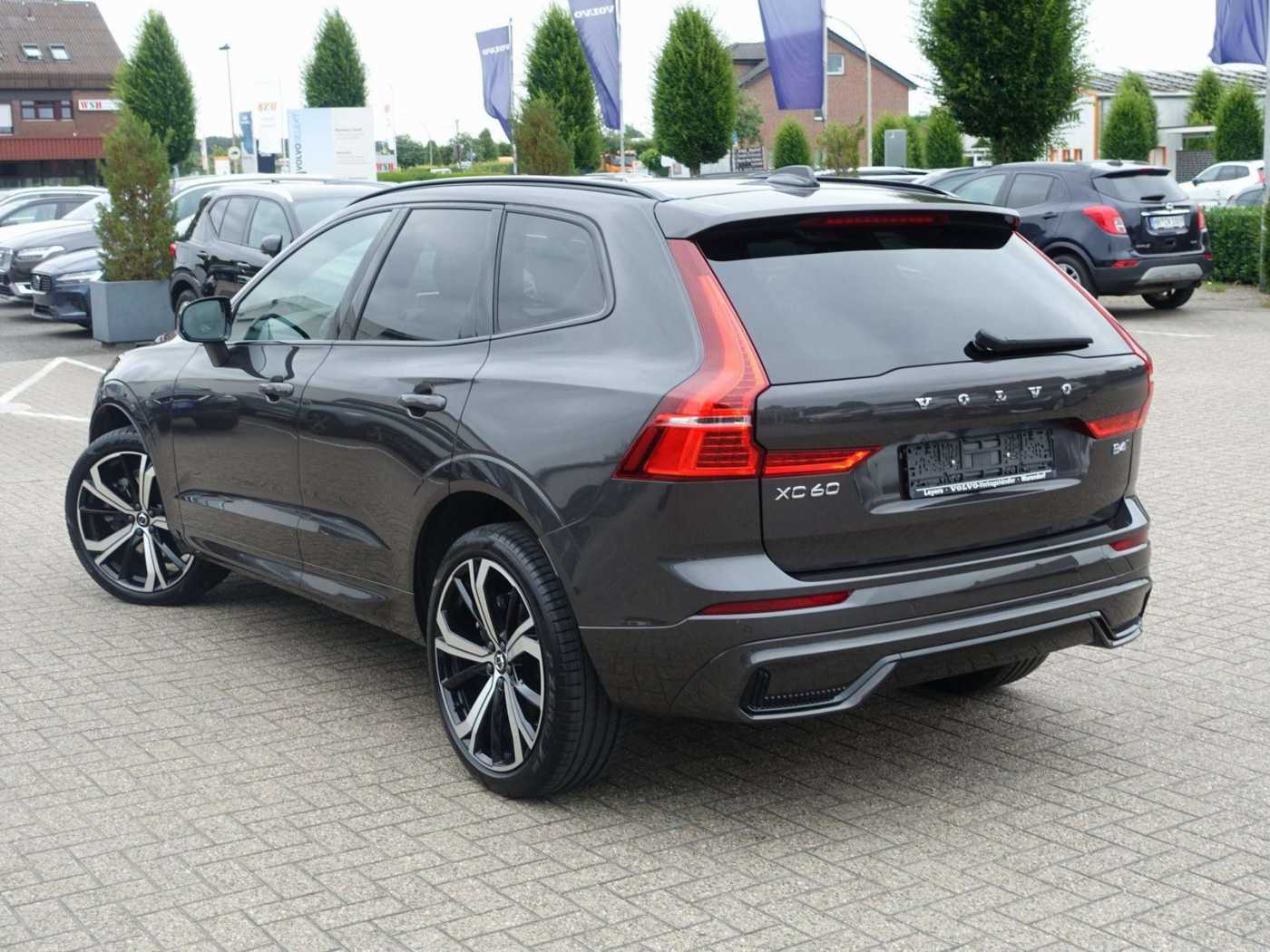 Volvo  B4 AWD Ultimate /Panorama/ Standheizung