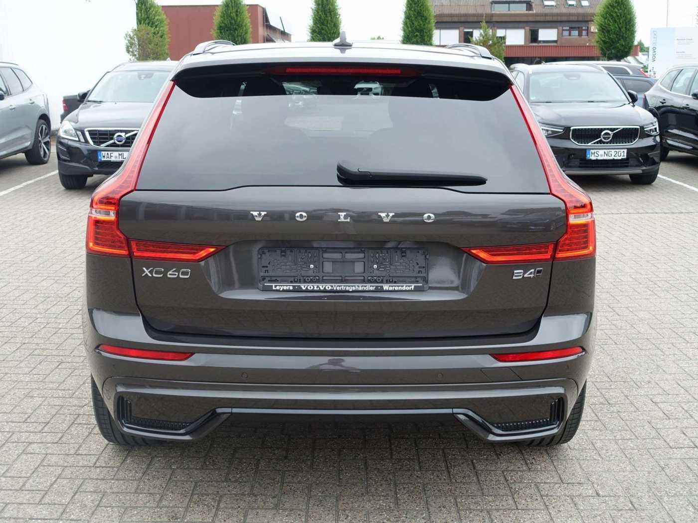 Volvo  B4 AWD Ultimate /Panorama/ Standheizung